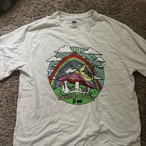 Levi’s colorful graphic tshirt